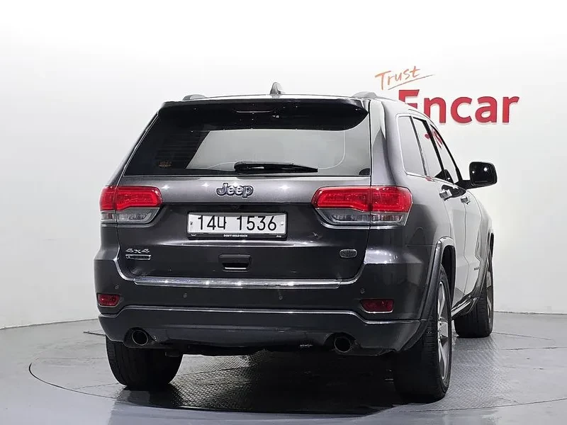 Jeep Grand cherokee 3.0 DIESEL OVERLAND WK2, снимка 4 - Автомобили и джипове - 55183479
