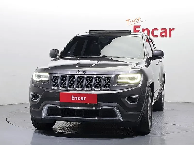 Jeep Grand cherokee 3.0 DIESEL OVERLAND WK2, снимка 3 - Автомобили и джипове - 55183479