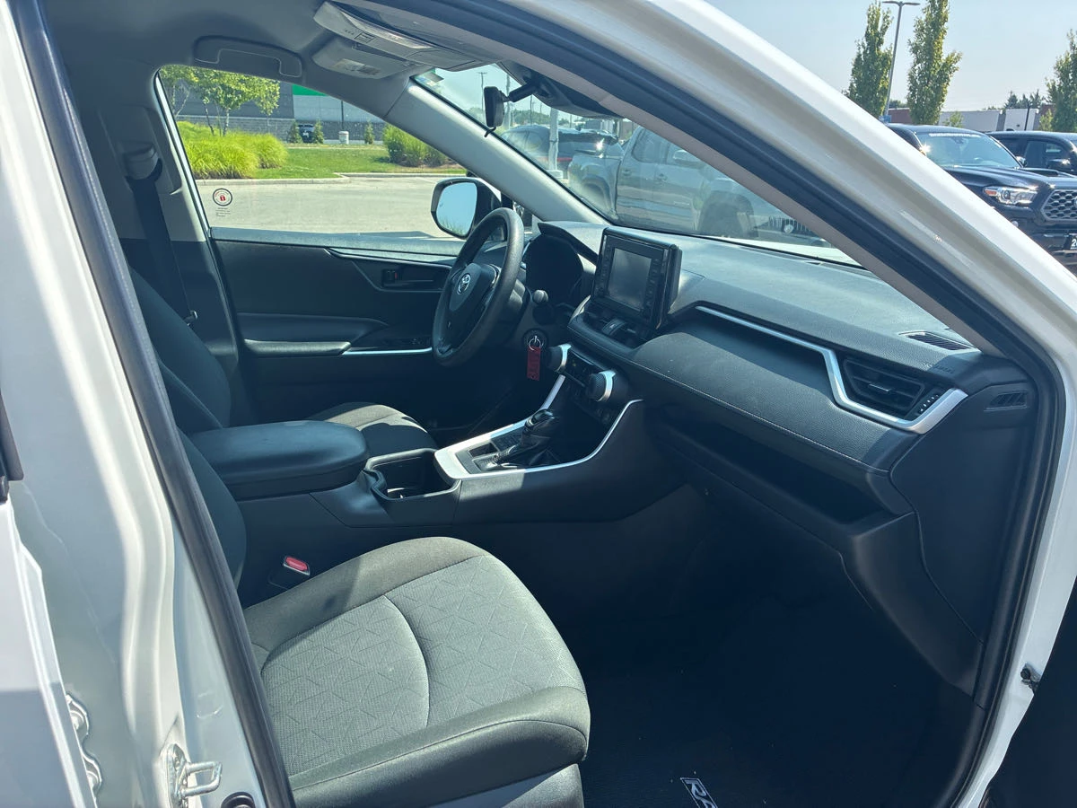 Toyota Rav4 CARFAX* АВТОФИНАНСИРАНЕ БЕЗ ПЪРВОНАЧАЛНА ВНОСКА - изображение 9