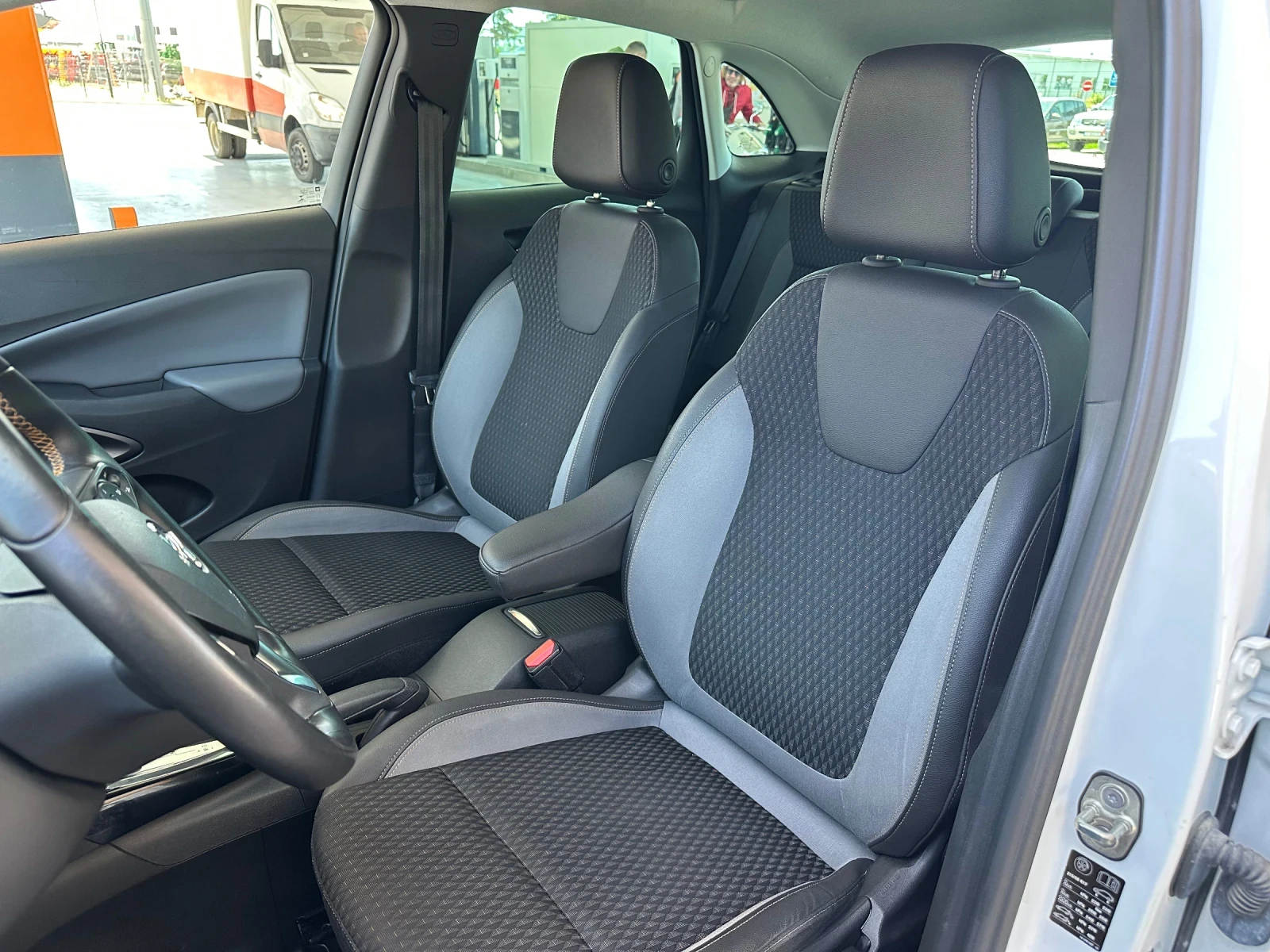 Opel Crossland X 1.2I Автоматик 120 Anniversary Full Led, снимка 12 - Автомобили и джипове - 54723222