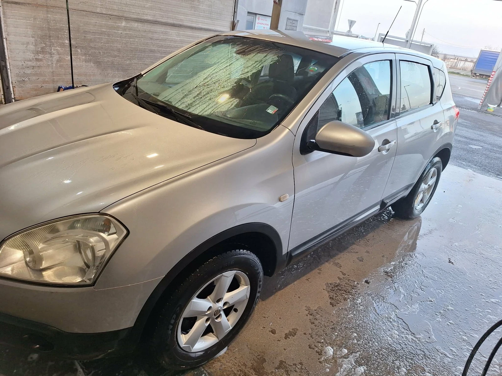 Nissan Qashqai 1.6, снимка 11 - Автомобили и джипове - 55730879