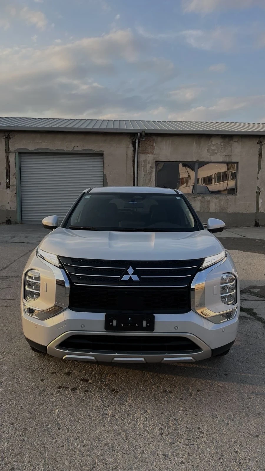 Mitsubishi Outlander 2.5/181hp/TOP/360/SE/4x4/ 6+ 1, снимка 2 - Автомобили и джипове - 55909901
