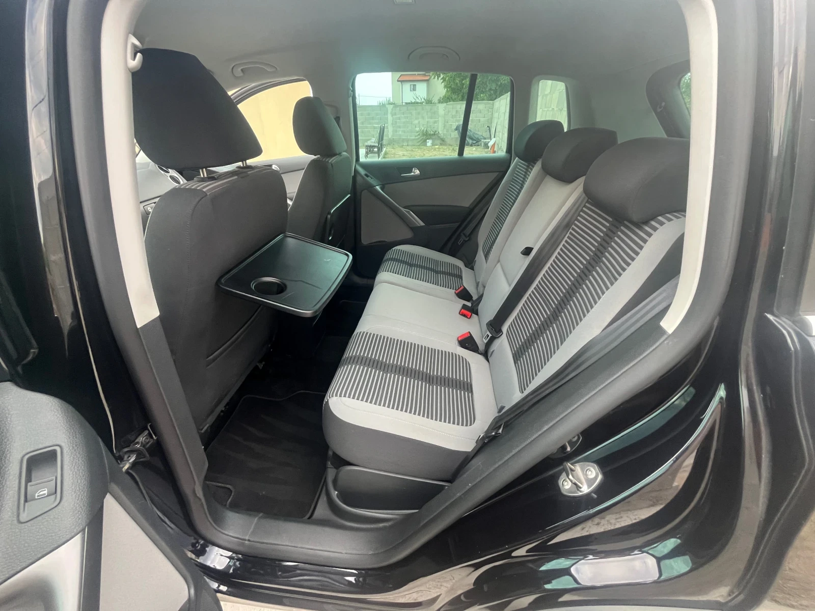 VW Tiguan, снимка 10 - Автомобили и джипове - 56086239