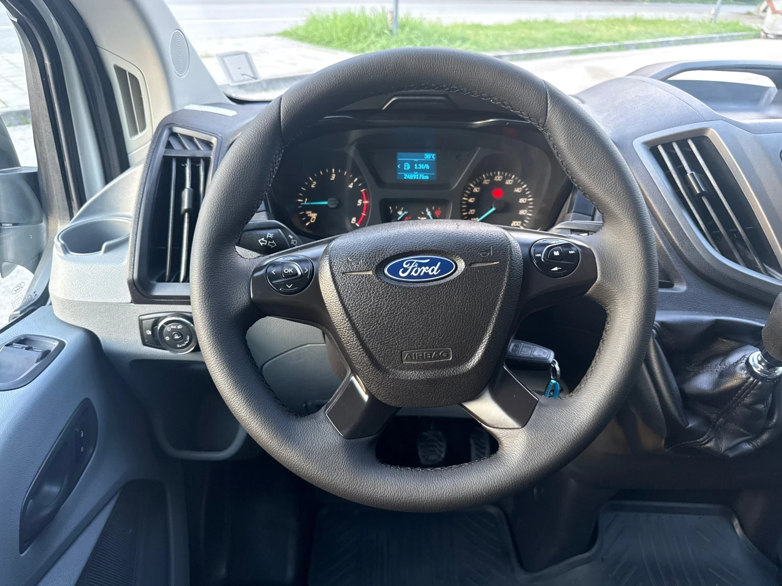 Ford Transit 2.0 двойна гума 170 к.с, снимка 13 - Бусове и автобуси - 55332015