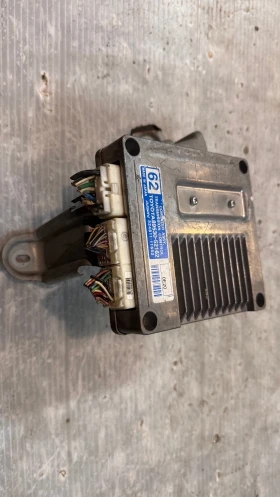       / ECU /    Toyota Yaris - 89530-52162 / 324811-11662
