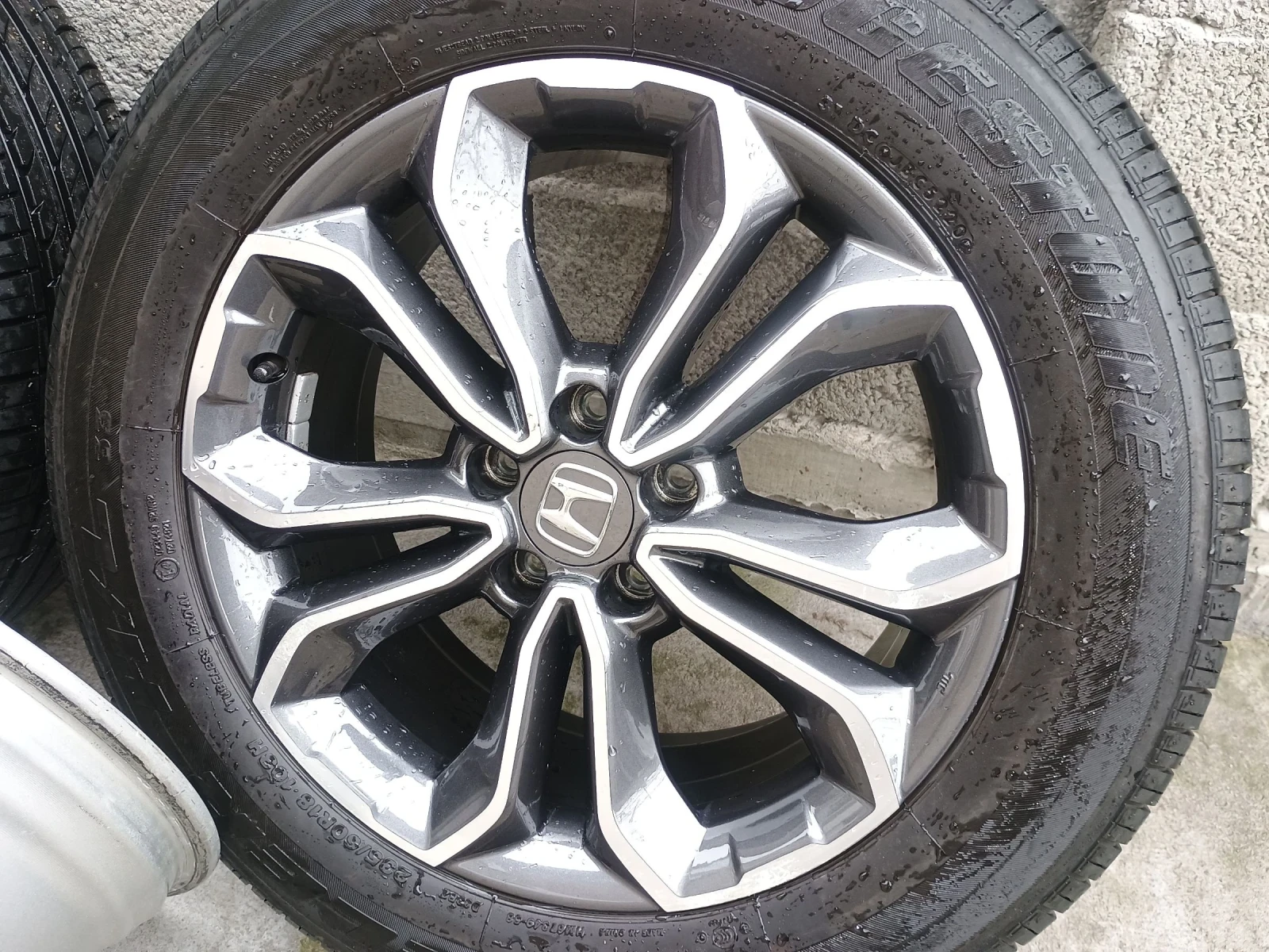 ���� � ������ 235/60R18 �� Honda Cr-v | Mobile.bg � ����������� 1