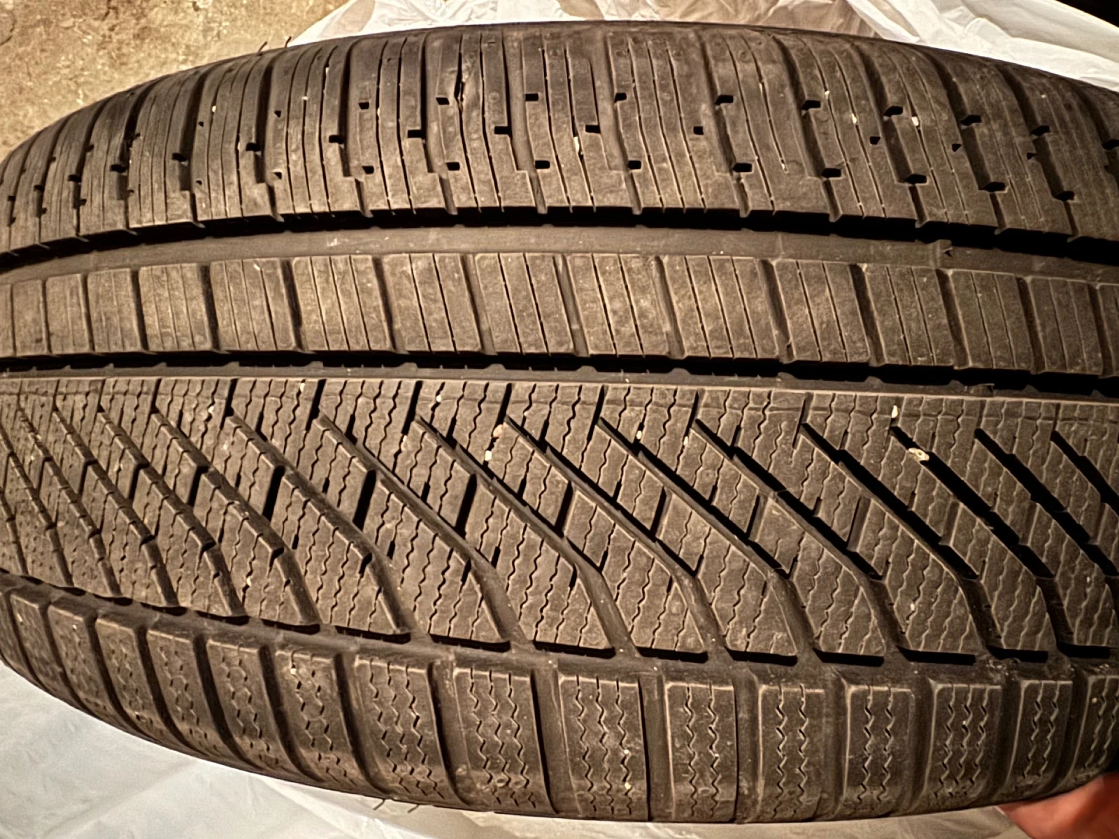 Гуми Зимни 235/50R19