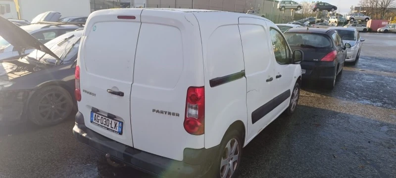 Peugeot Partner 1.6 HDi, снимка 14 - Автомобили и джипове - 32904249