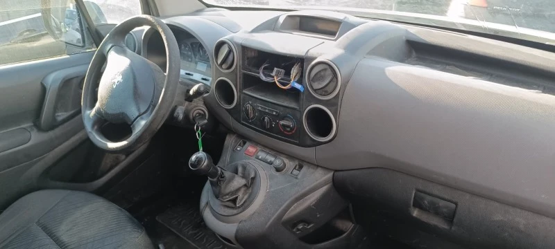 Peugeot Partner 1.6 HDi, снимка 17 - Автомобили и джипове - 32904249