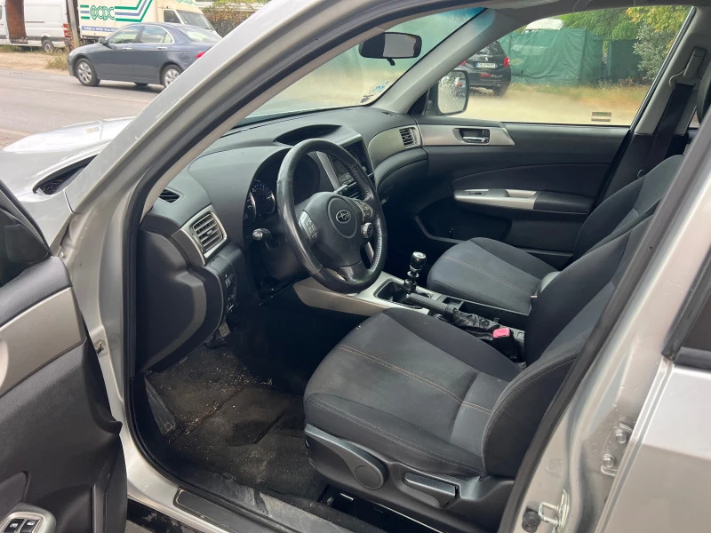 Subaru Forester 2.0D, снимка 7 - Автомобили и джипове - 41879752