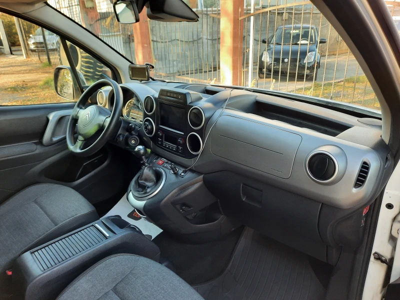 Citroen Berlingo 1.6 e-HDI, снимка 13 - Автомобили и джипове - 47220583