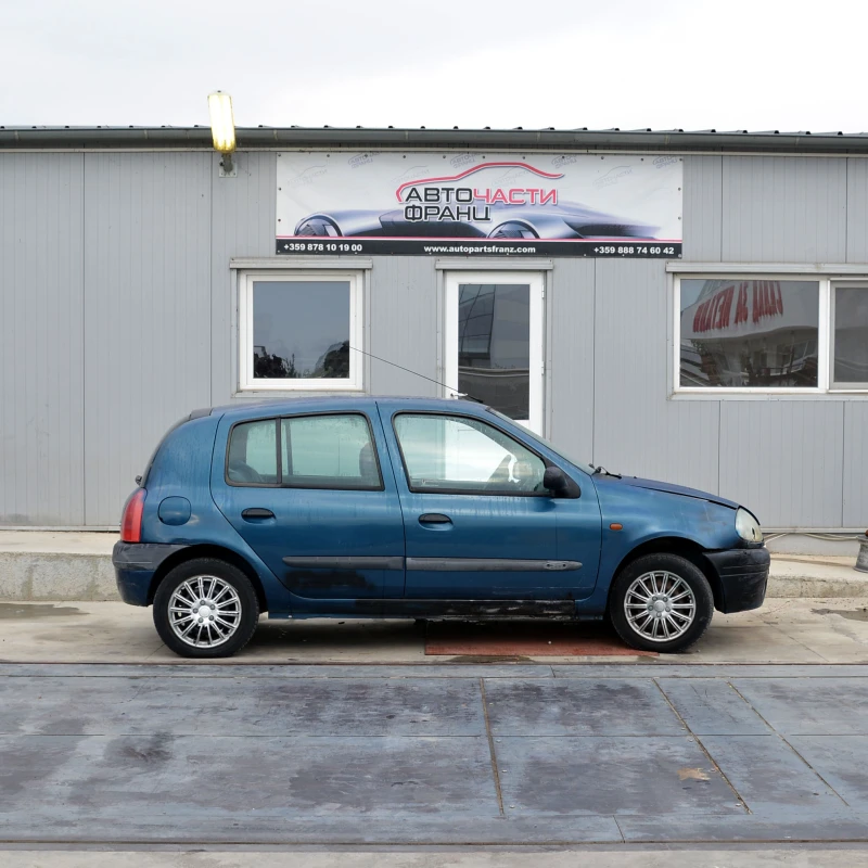 Renault Clio 1.2 i, снимка 2 - Автомобили и джипове - 47714054