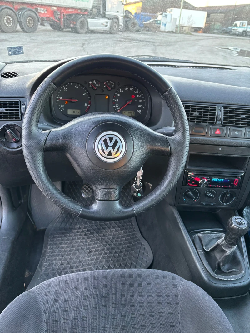 VW Golf 1.9 TDI 90, снимка 9 - Автомобили и джипове - 48310457