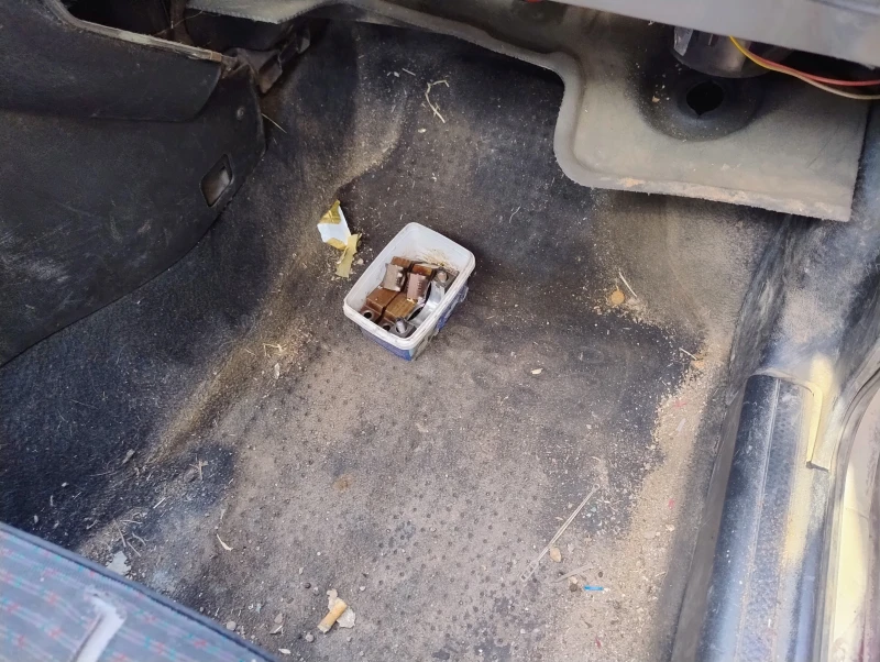 VW Golf 1.8Mi, снимка 9 - Автомобили и джипове - 52645474