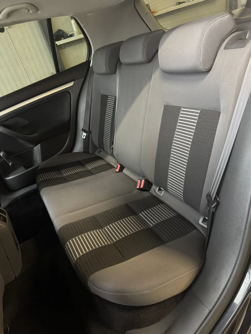 VW Golf 1.9 TDI , снимка 11 - Автомобили и джипове - 52884443