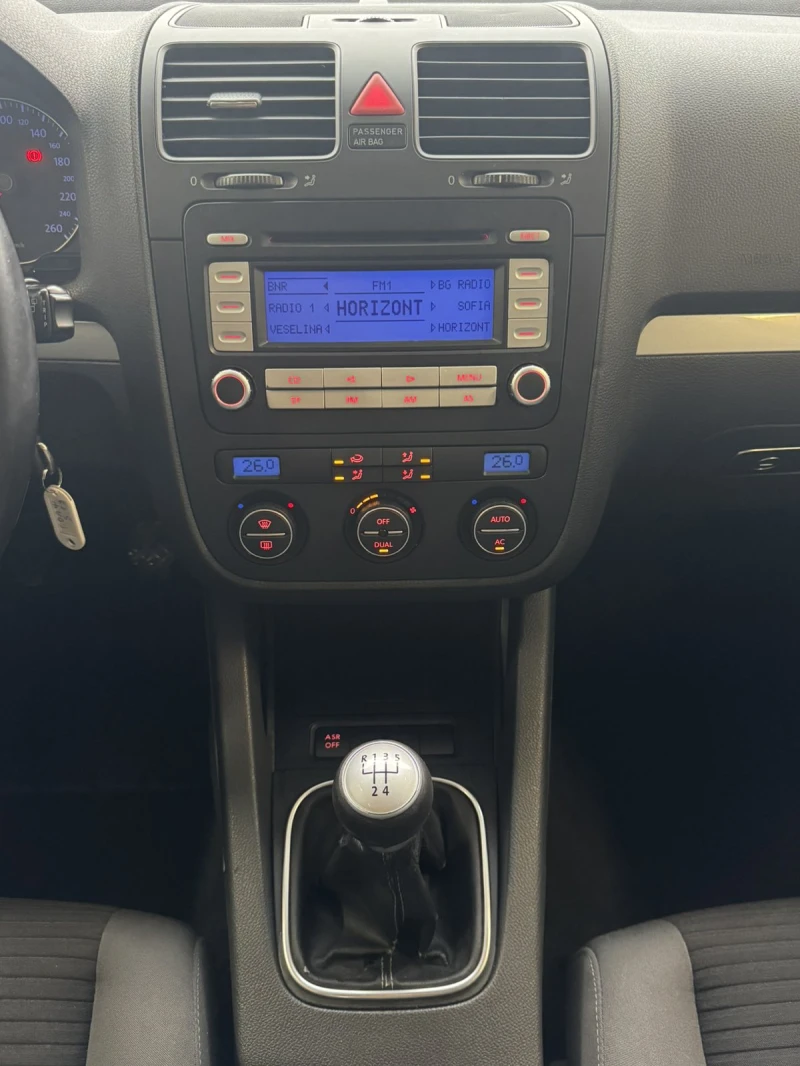 VW Golf 1.9 TDI , снимка 12 - Автомобили и джипове - 52884443