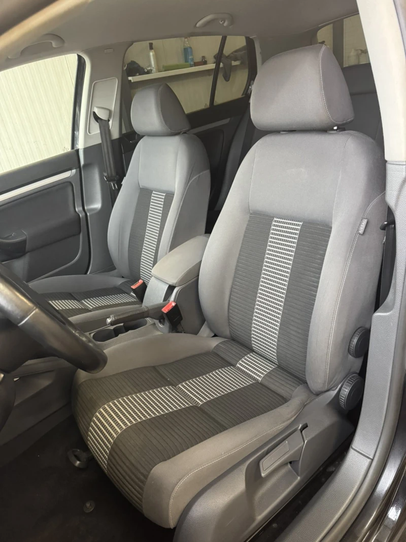 VW Golf 1.9 TDI , снимка 7 - Автомобили и джипове - 52884443