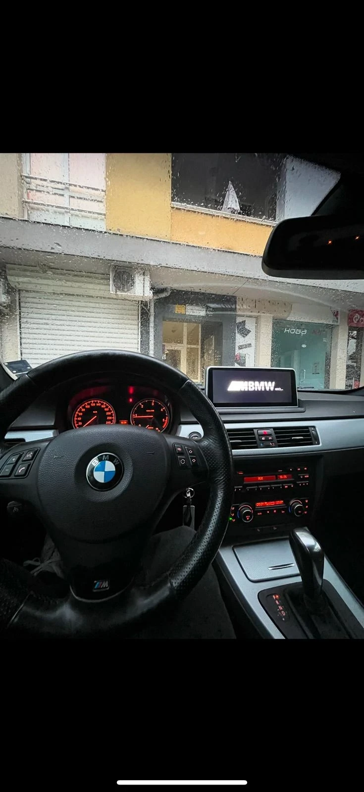 BMW 320, снимка 13 - Автомобили и джипове - 49576338