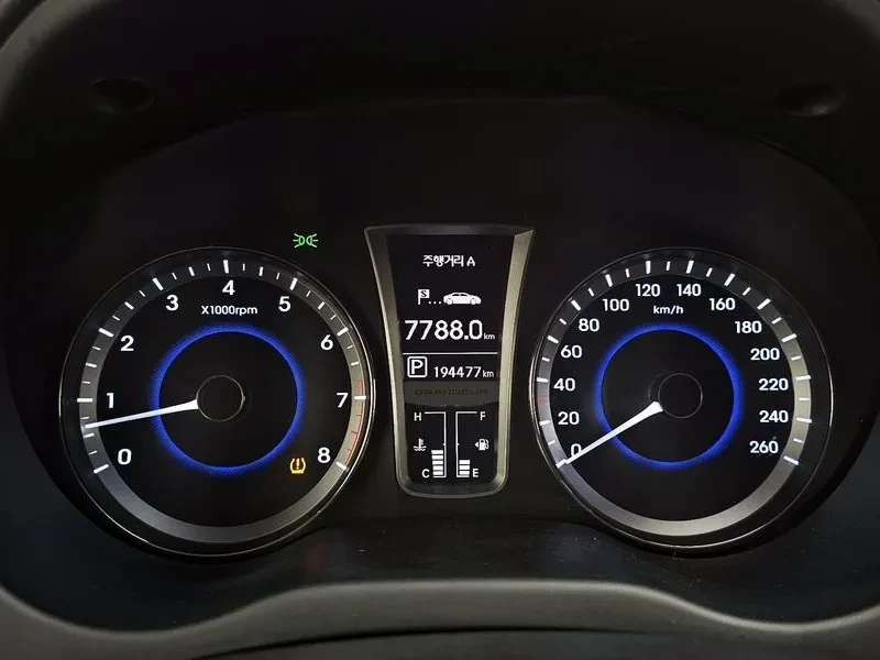 Hyundai Grandeur 2.4, снимка 8 - Автомобили и джипове - 54626099