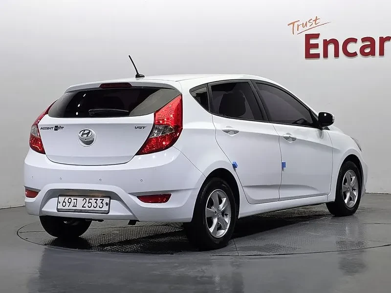 Hyundai Accent, снимка 2 - Автомобили и джипове - 55829854