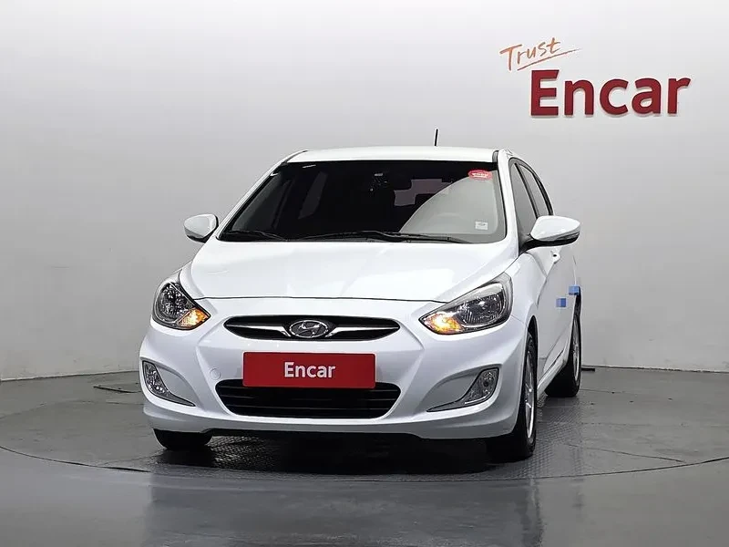 Hyundai Accent, снимка 3 - Автомобили и джипове - 55829854
