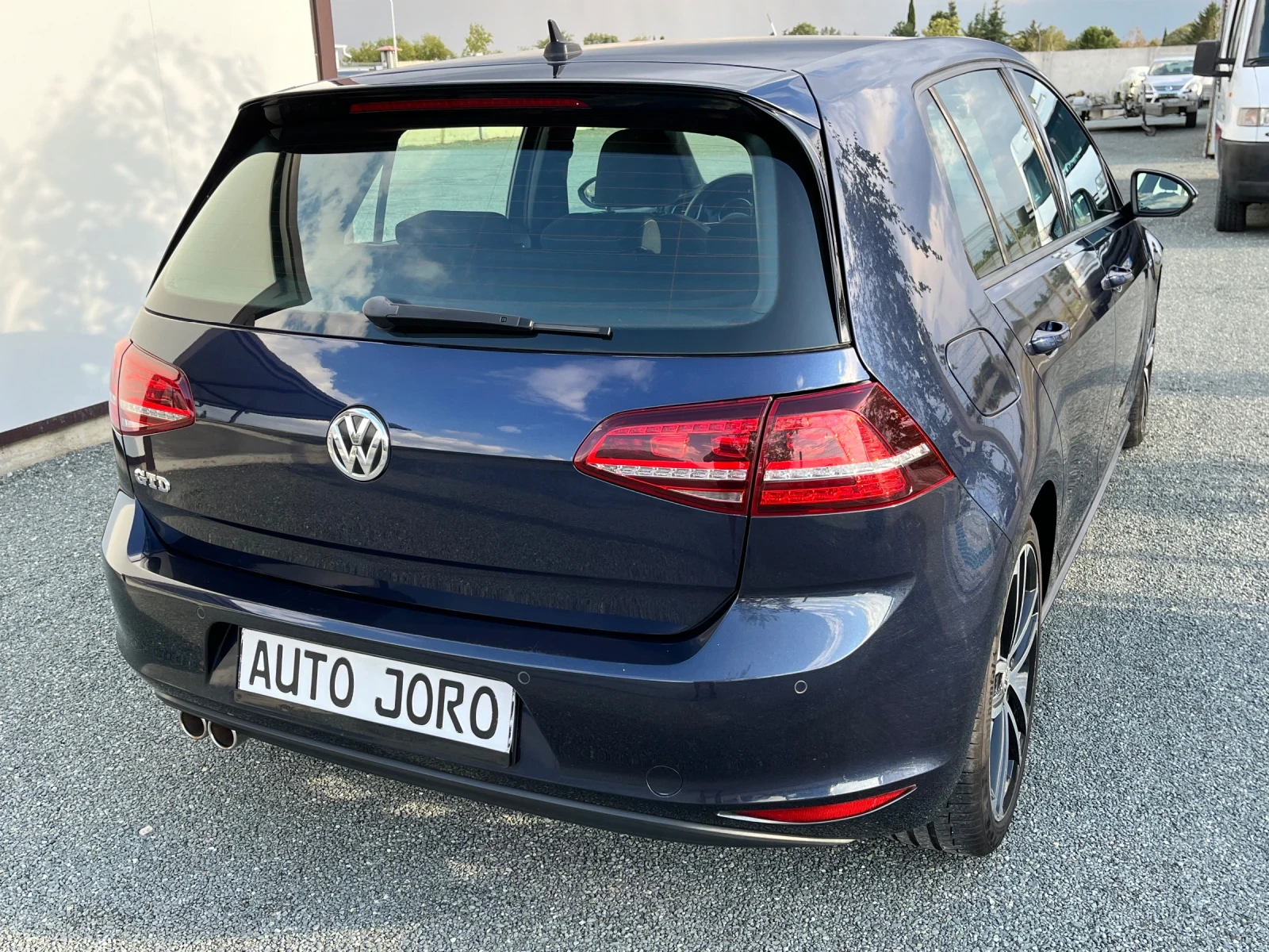 VW Golf 2.0GTD-Автоматик - изображение 4