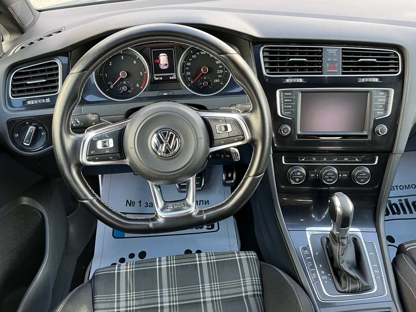 VW Golf 2.0GTD-Автоматик - изображение 10