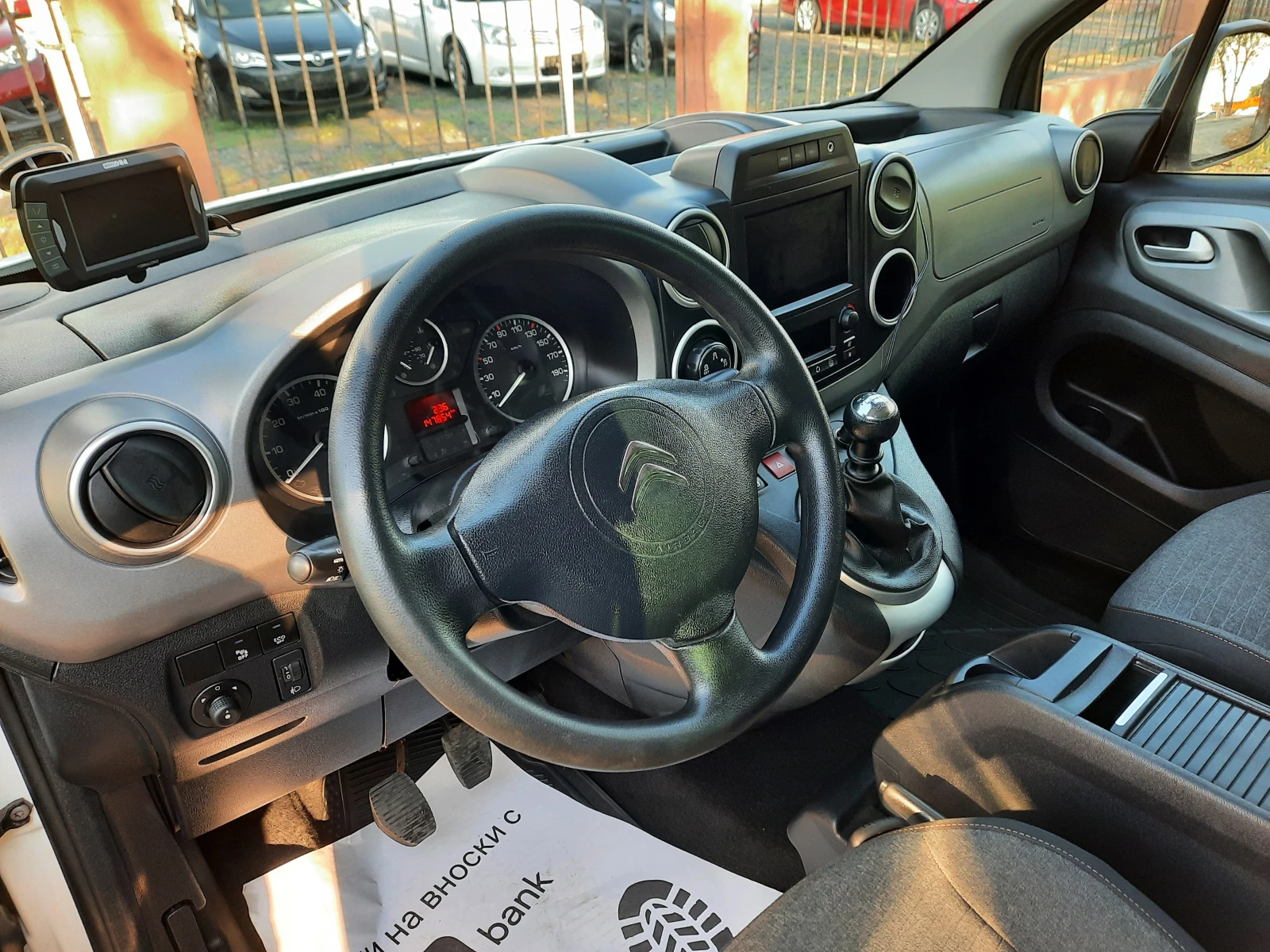 Citroen Berlingo 1.6 e-HDI - изображение 8