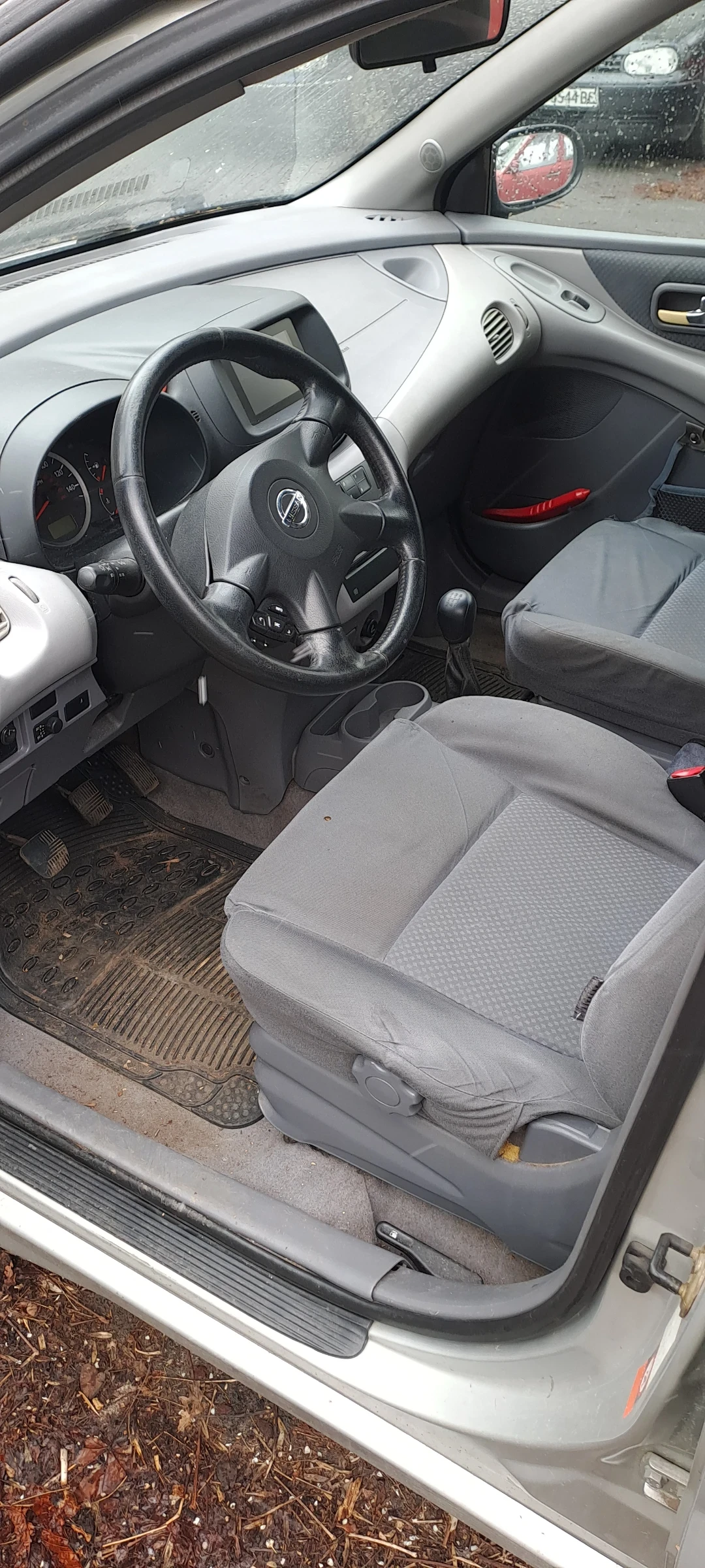 Nissan Almera tino  - изображение 5