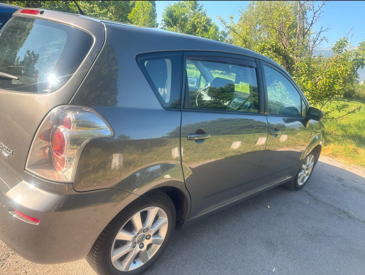 Toyota Corolla verso  - изображение 2