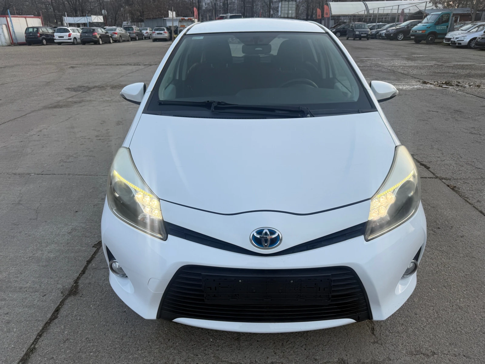 Toyota Yaris 1.5 Hybrid - изображение 3