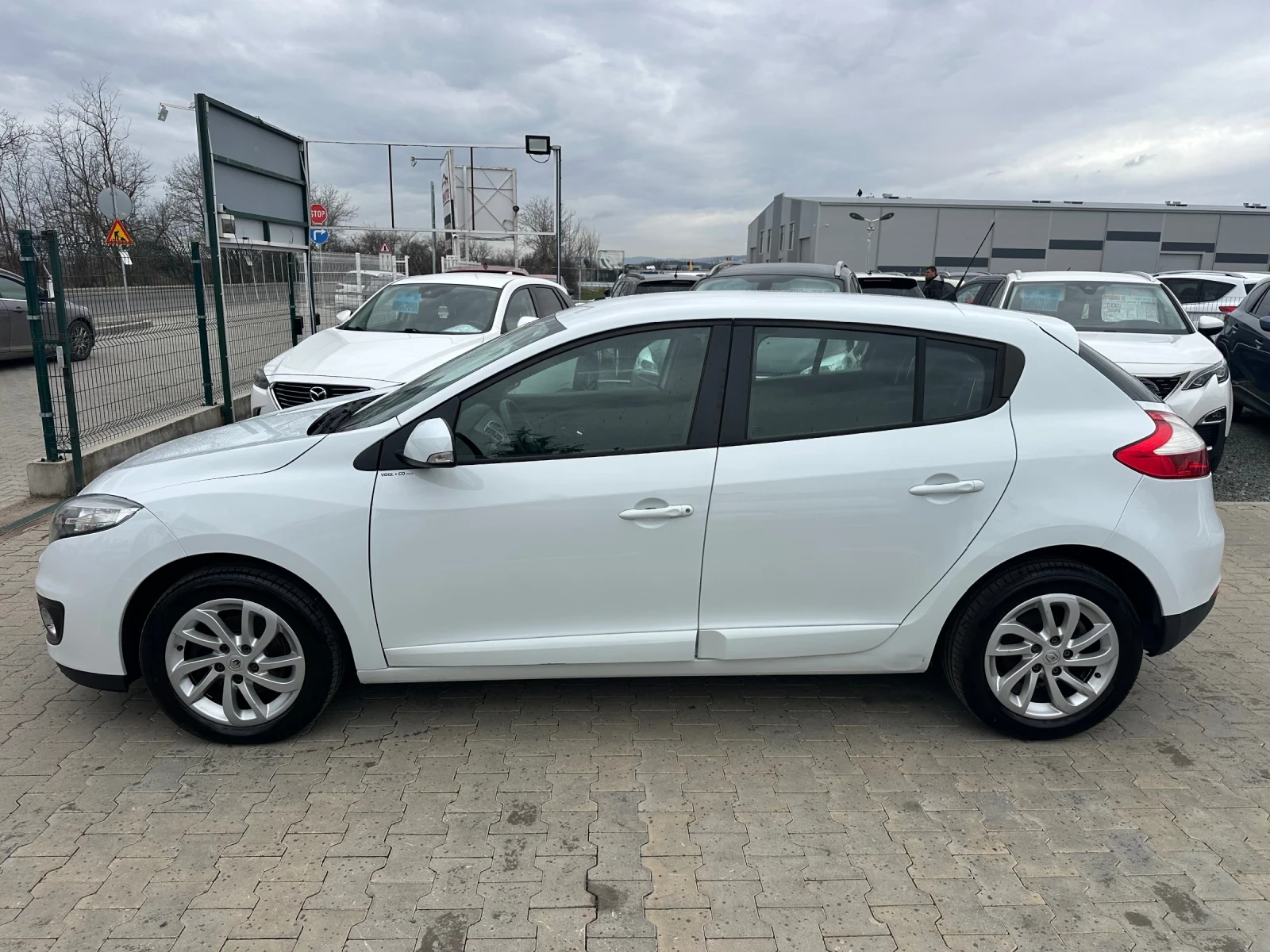 Renault Megane 1.3i Led ���������� 6 ��������  | Mobile.bg � ����������� 2