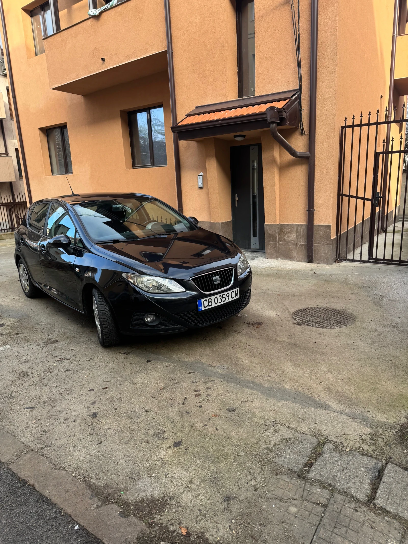 Seat Ibiza, снимка 6 - Автомобили и джипове - 54095843