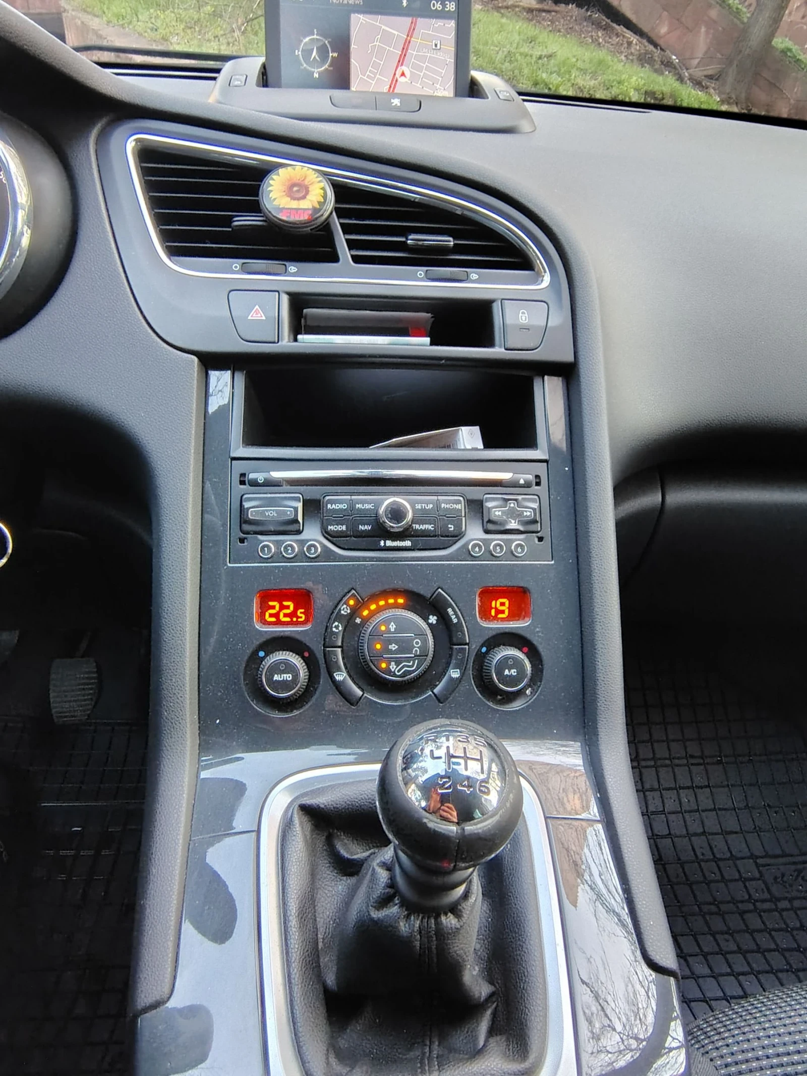 Peugeot 5008 1.6HDi 114к.с., снимка 16 - Автомобили и джипове - 54121468