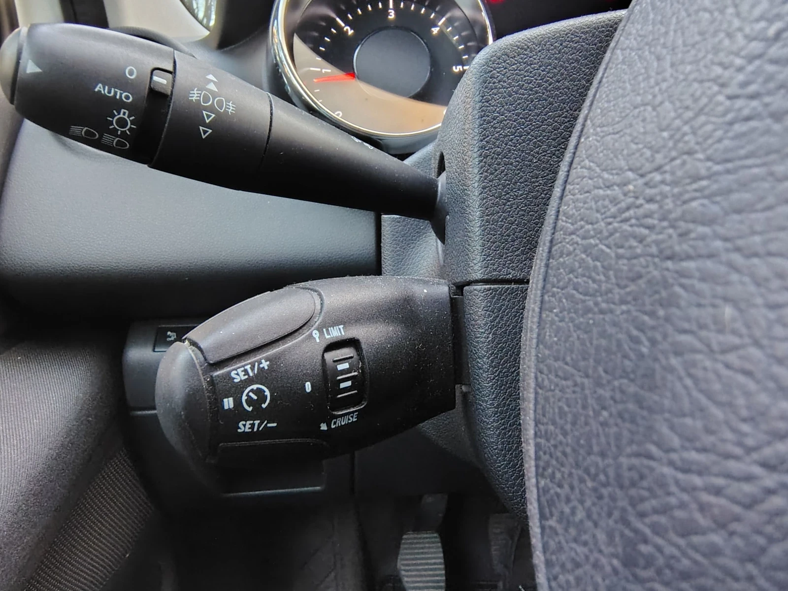 Peugeot 5008 1.6HDi 114к.с., снимка 15 - Автомобили и джипове - 54121468