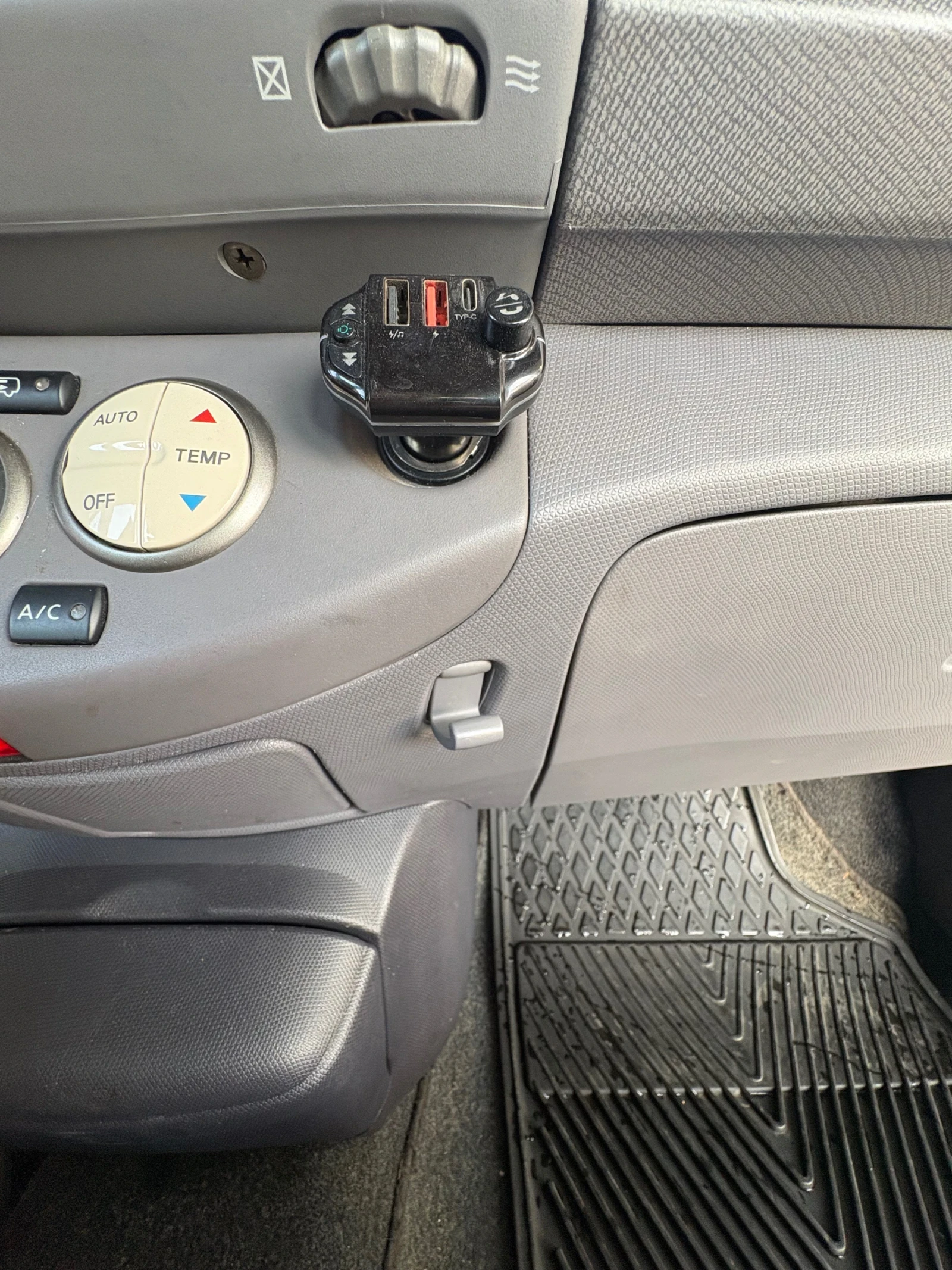 Nissan Micra, снимка 9 - Автомобили и джипове - 54230189