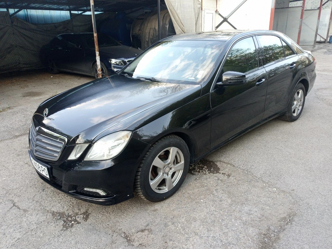 Mercedes-Benz E 200, снимка 2 - Автомобили и джипове - 54296520