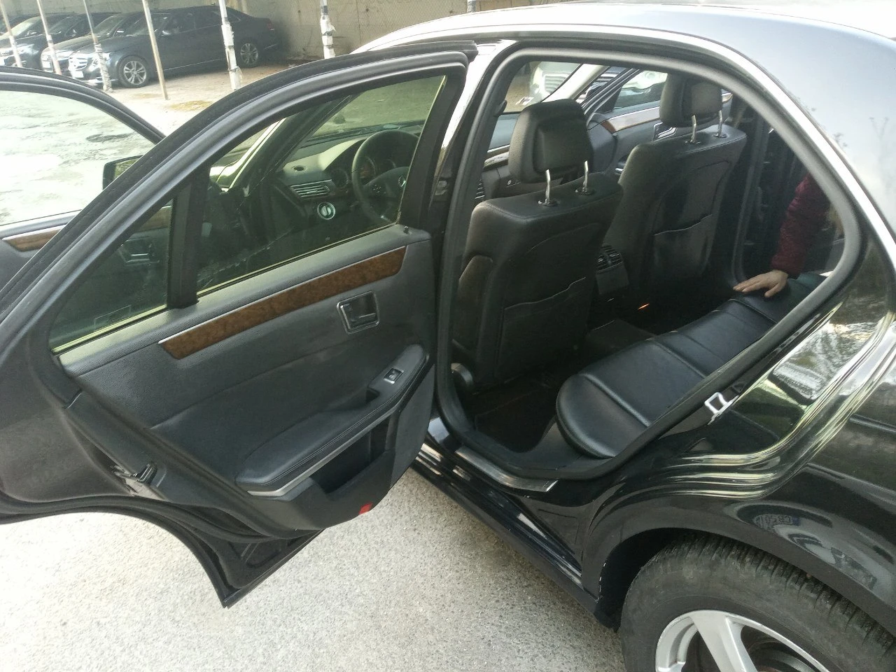 Mercedes-Benz E 200, снимка 12 - Автомобили и джипове - 54296520