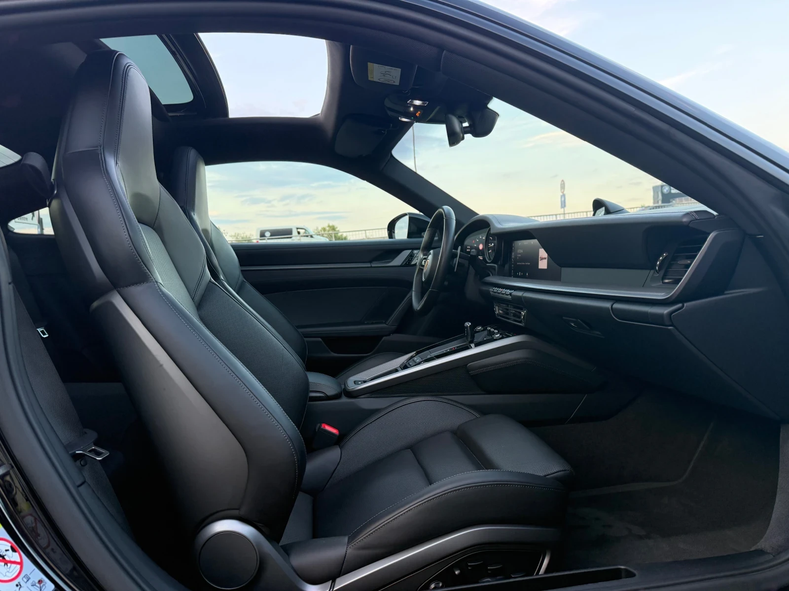 Porsche 911 992 CARRERA 4S+ ШВЕЙЦАРИЯ+ Chrono, снимка 16 - Автомобили и джипове - 56202162