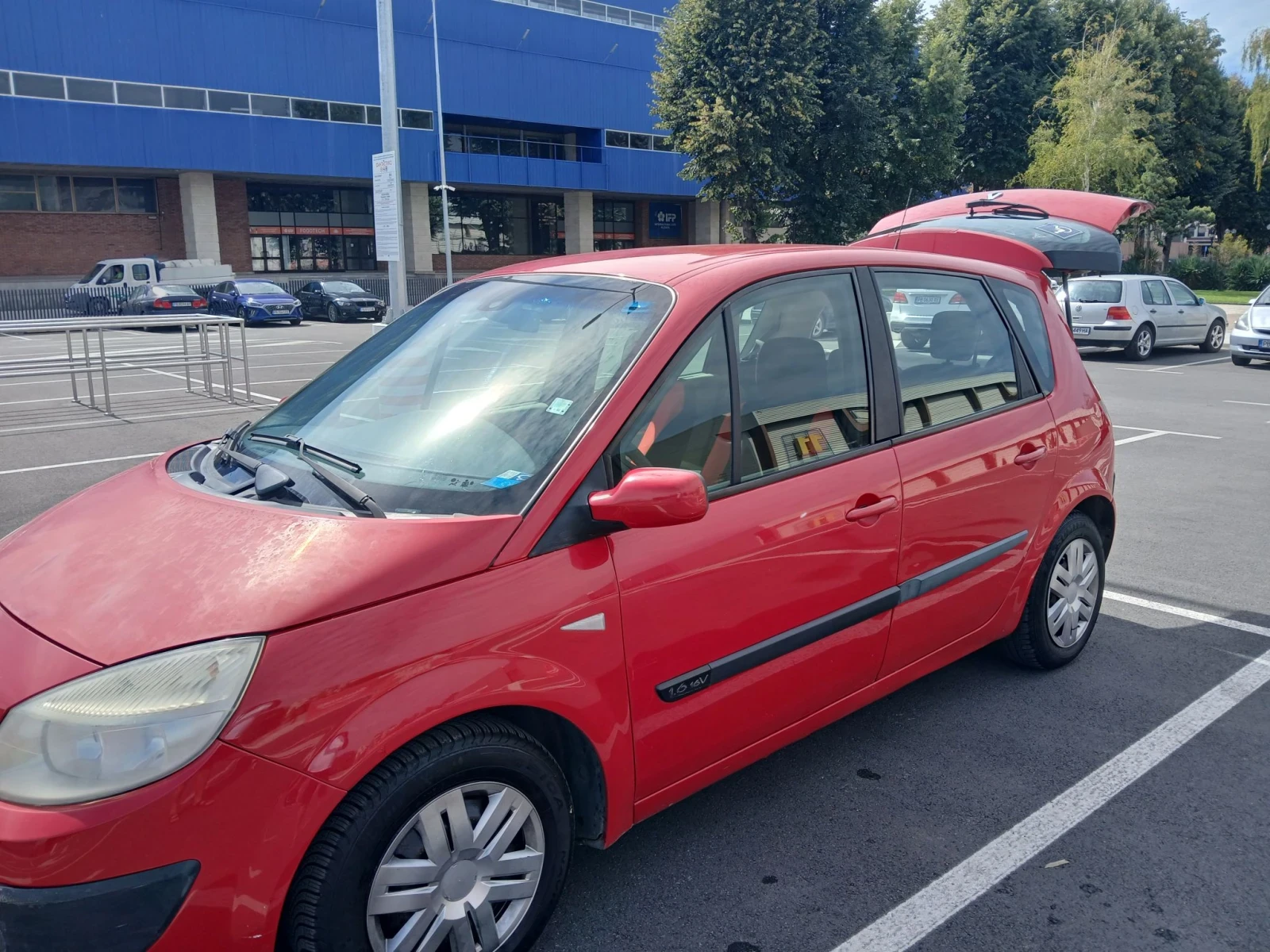Renault Scenic Миниван, снимка 5 - Автомобили и джипове - 56225354