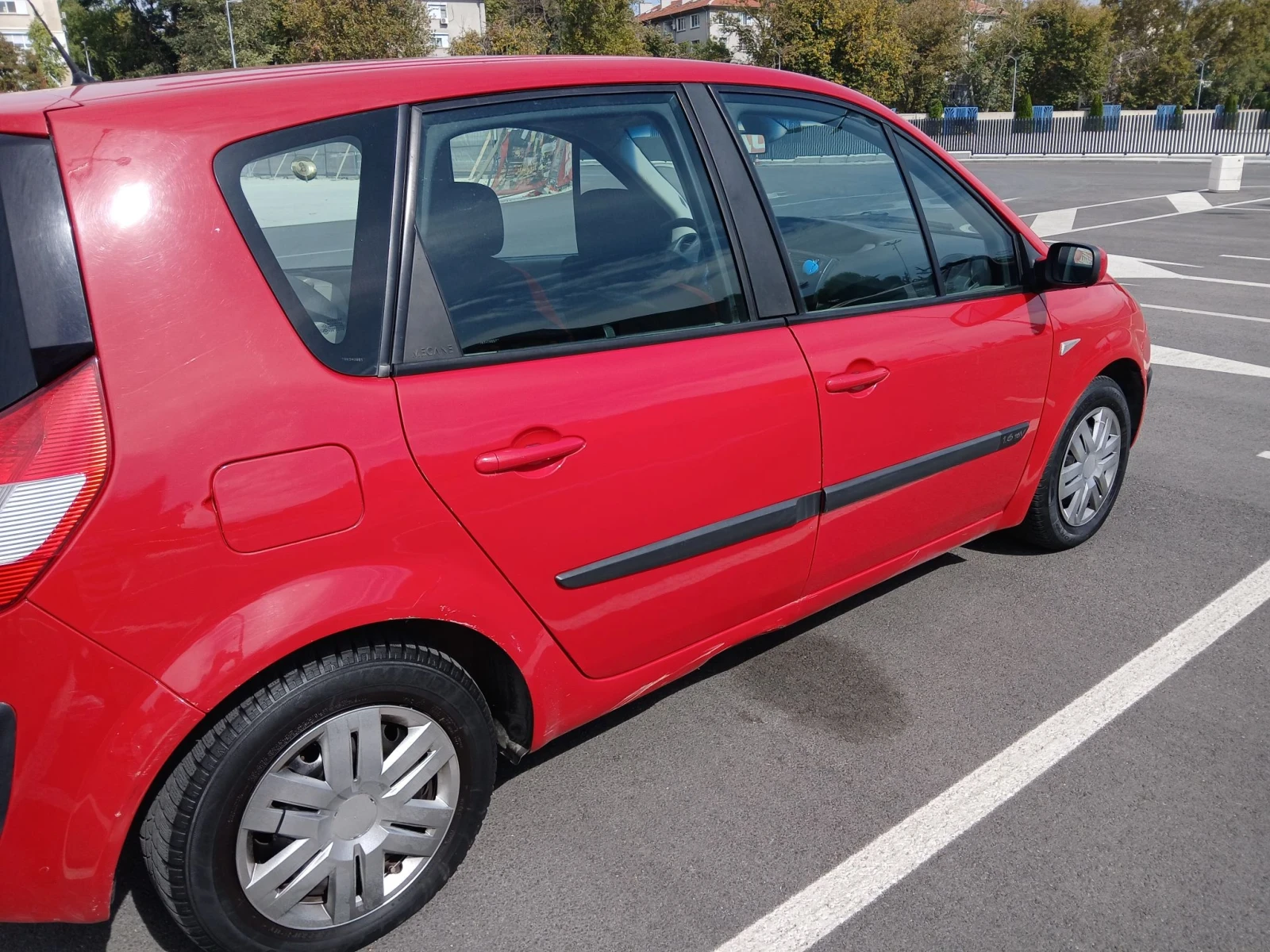 Renault Scenic Миниван, снимка 4 - Автомобили и джипове - 56225354