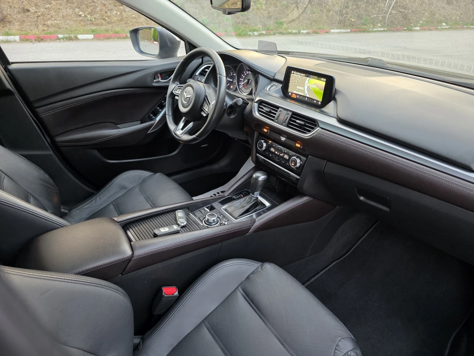 Mazda 6 Facelift///Distronic///Full, снимка 10 - Автомобили и джипове - 56512532