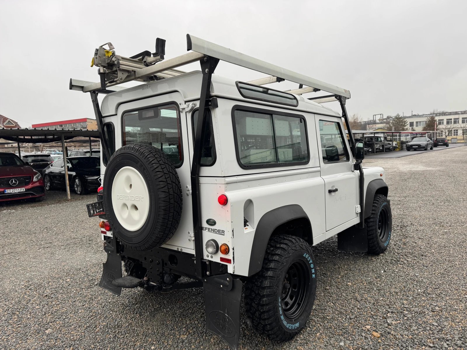 Land Rover Defender  - изображение 6