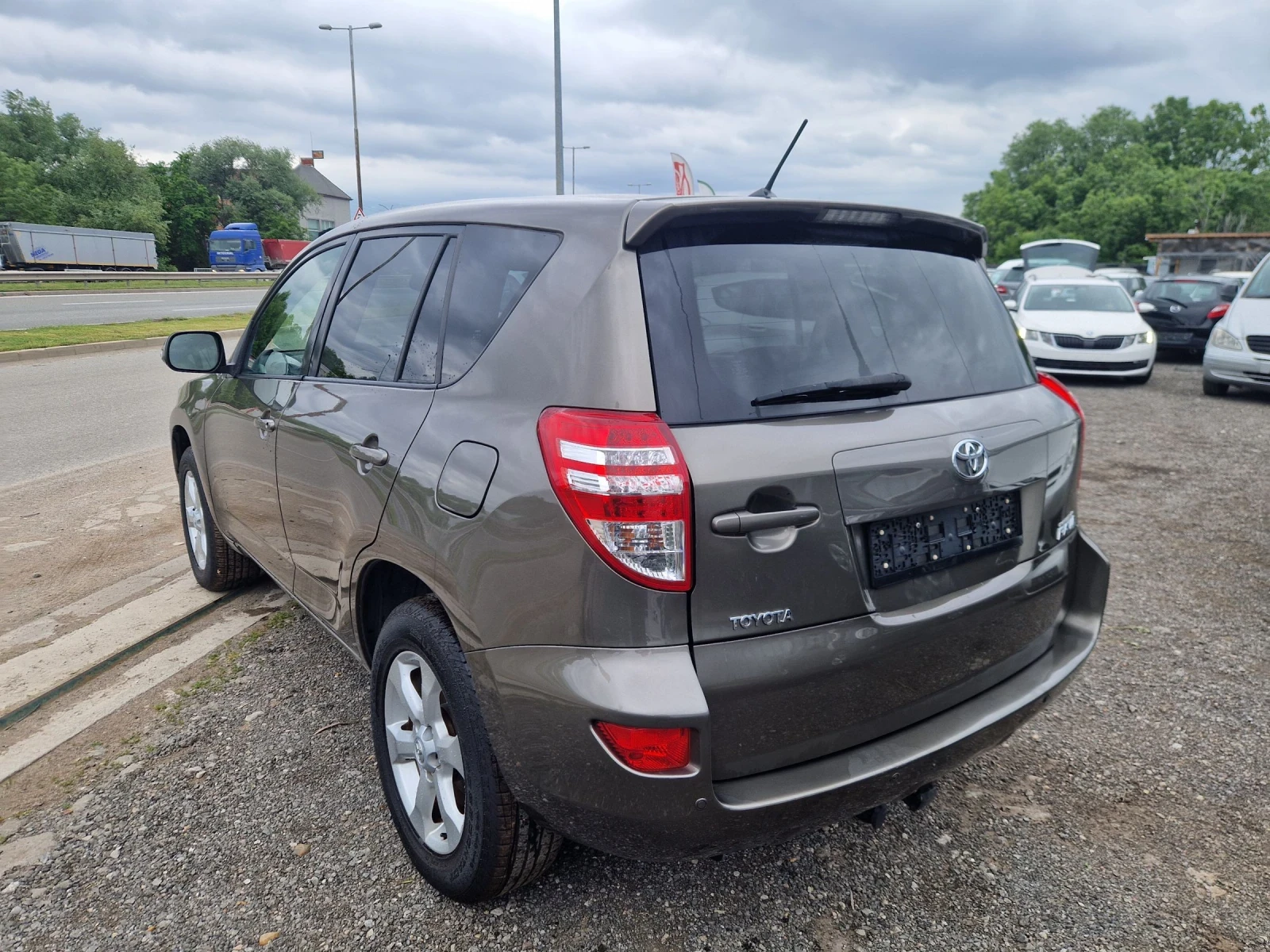 Toyota Rav4 2.2D-4D 150ps.4x4ITALIA - изображение 4