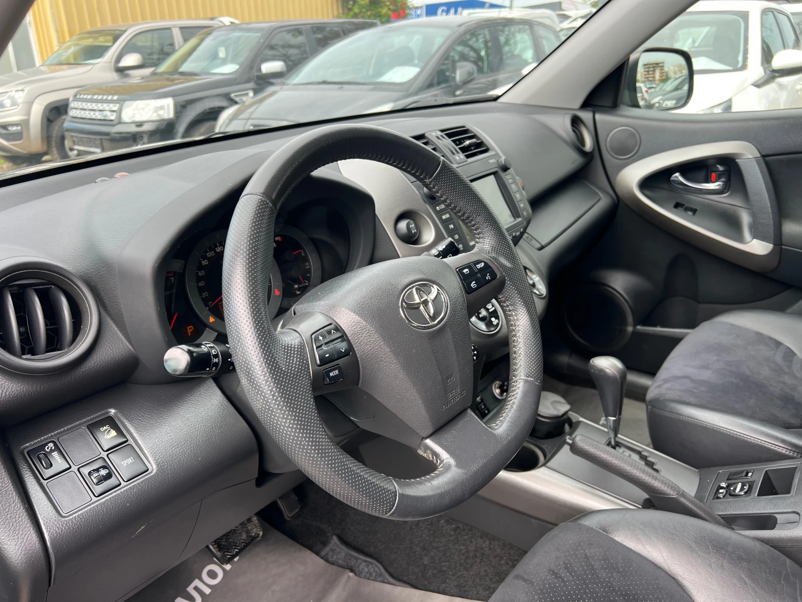 Toyota Rav4 CROSSOVER AVTOMAT PODGREV NAVI KAMERA - изображение 9