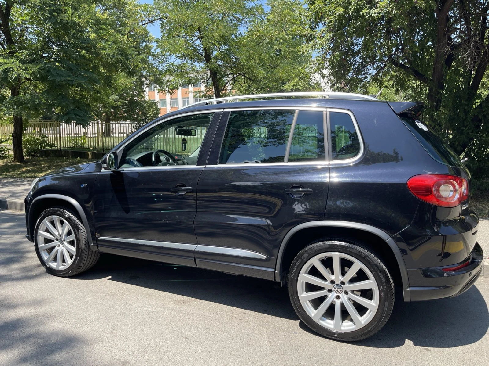 VW Tiguan R-Line 2.0  - изображение 3