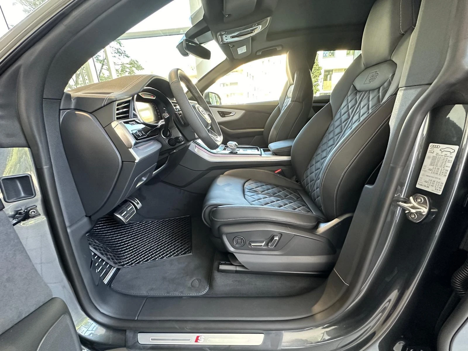 Audi Q8 50 TDI/FACELIFT/S-LINE/S-SEATS/MATRIX/PANO/23/ - изображение 9