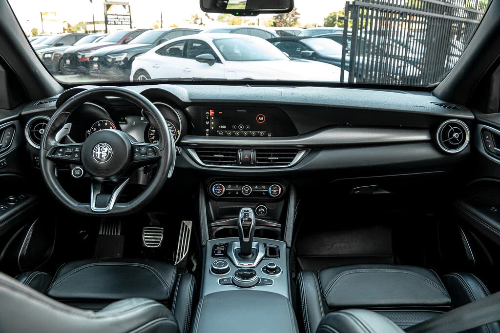 Alfa Romeo Stelvio Ti Sport PANO* CAM* ПОДГРЕВ* KEYLESS* CARPLAY*  - изображение 10