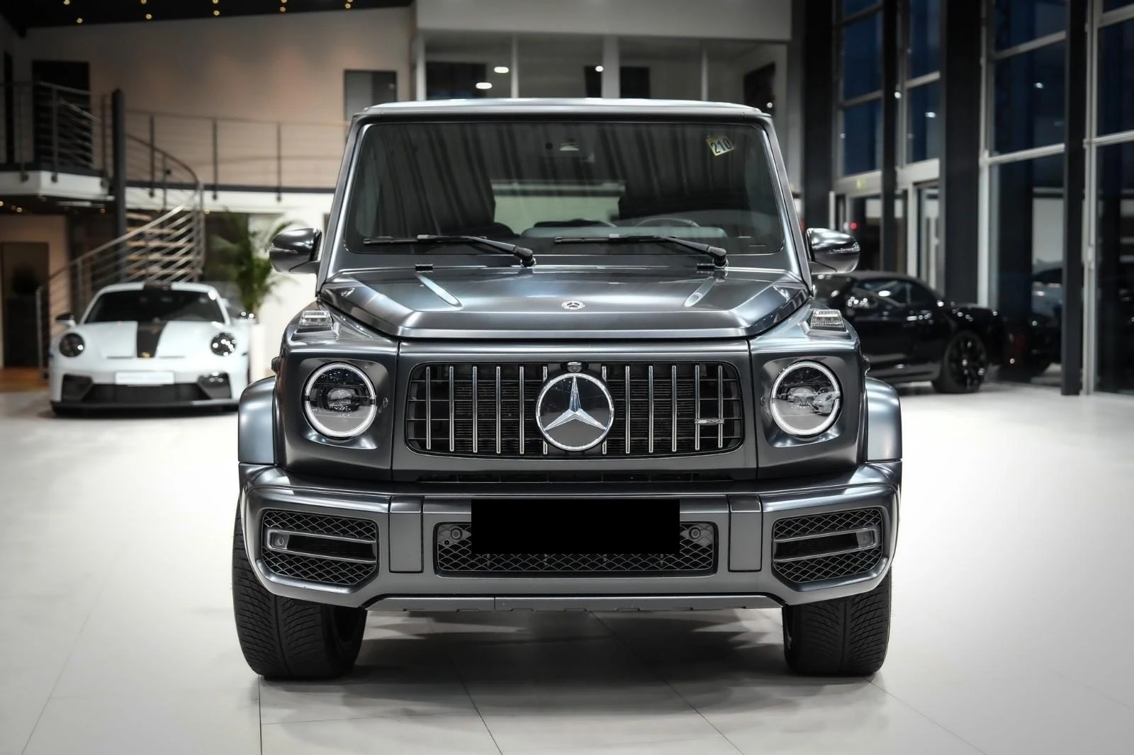 Mercedes-Benz G 63 AMG 4-MATIC/MAGNO/NIGHT/EXCLUSIV/360/, снимка 2 - Автомобили и джипове - 53824296