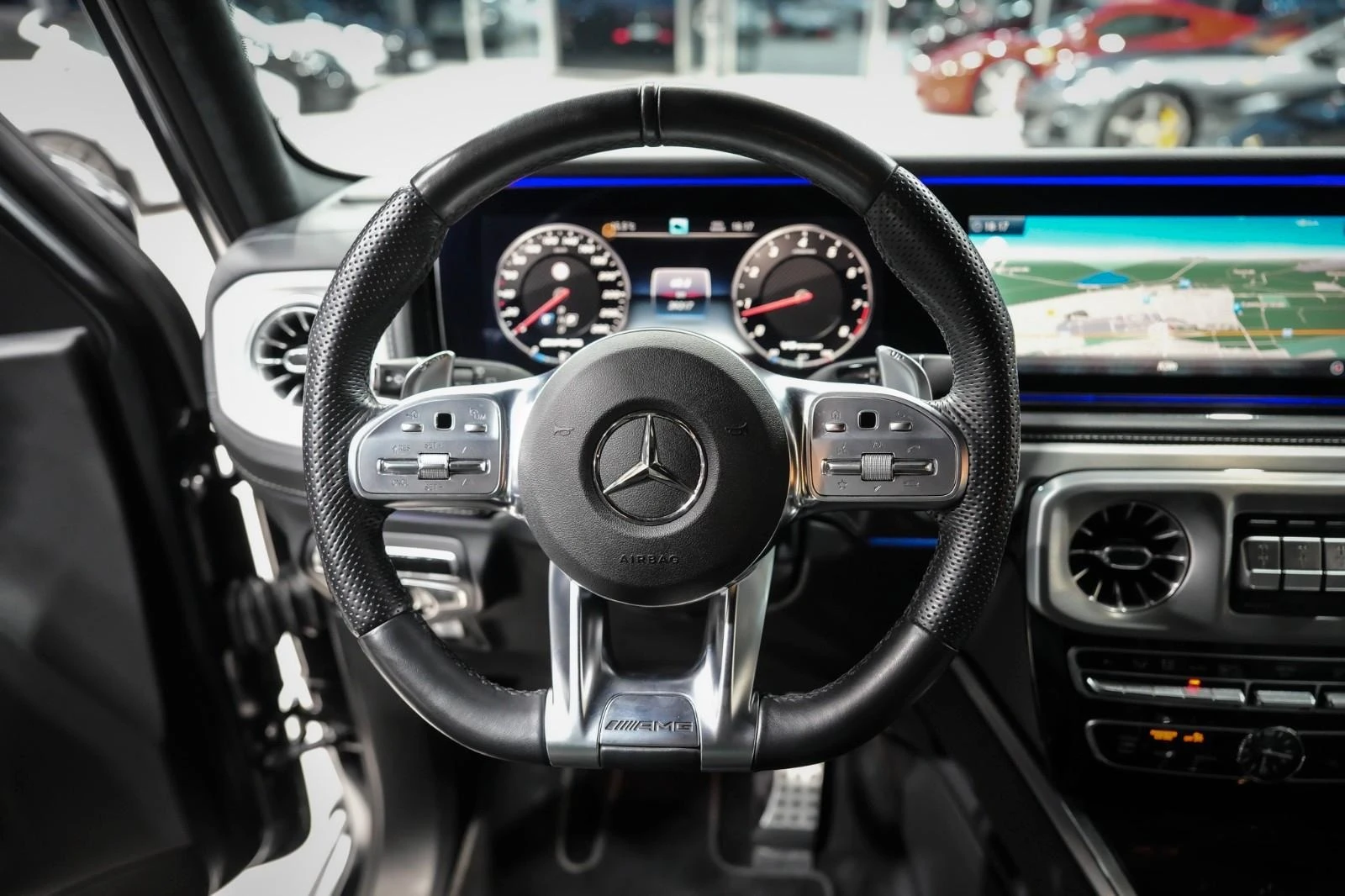 Mercedes-Benz G 63 AMG 4-MATIC/MAGNO/NIGHT/EXCLUSIV/360/, снимка 9 - Автомобили и джипове - 53824296